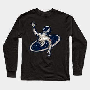 Astronaut in black hole Long Sleeve T-Shirt